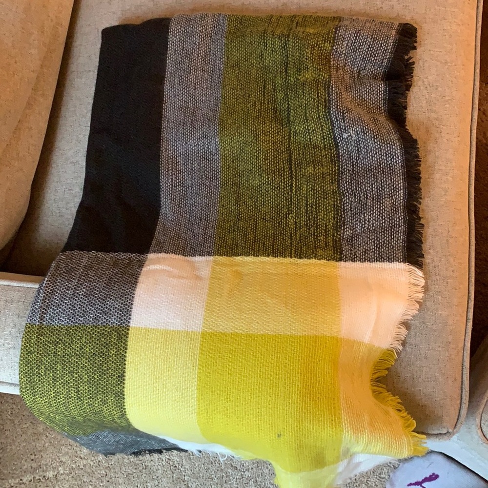 Oversized scarf/blanket